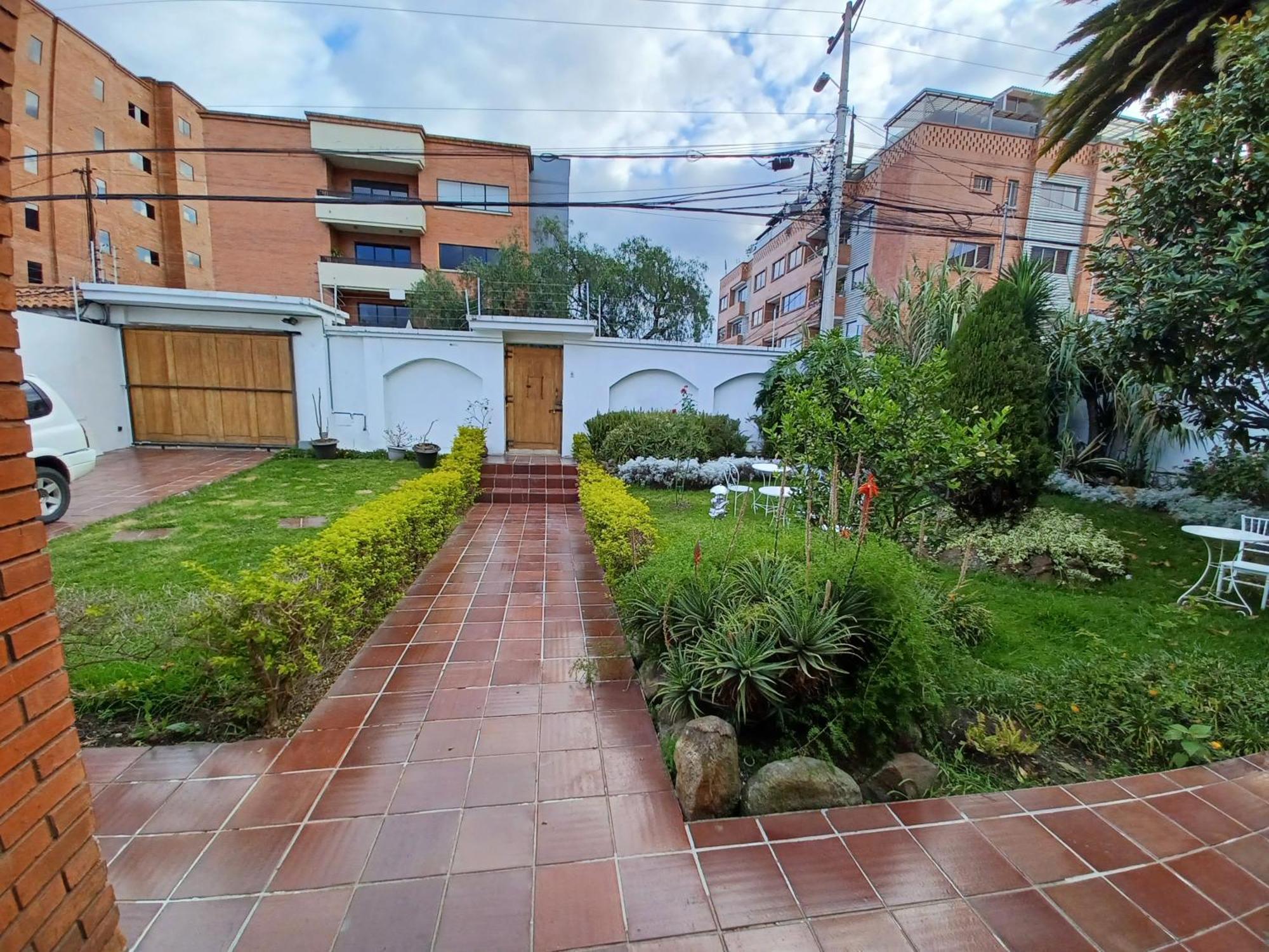 Hostal Mochiliers Bed And Breakfast Cuenca Exterior foto
