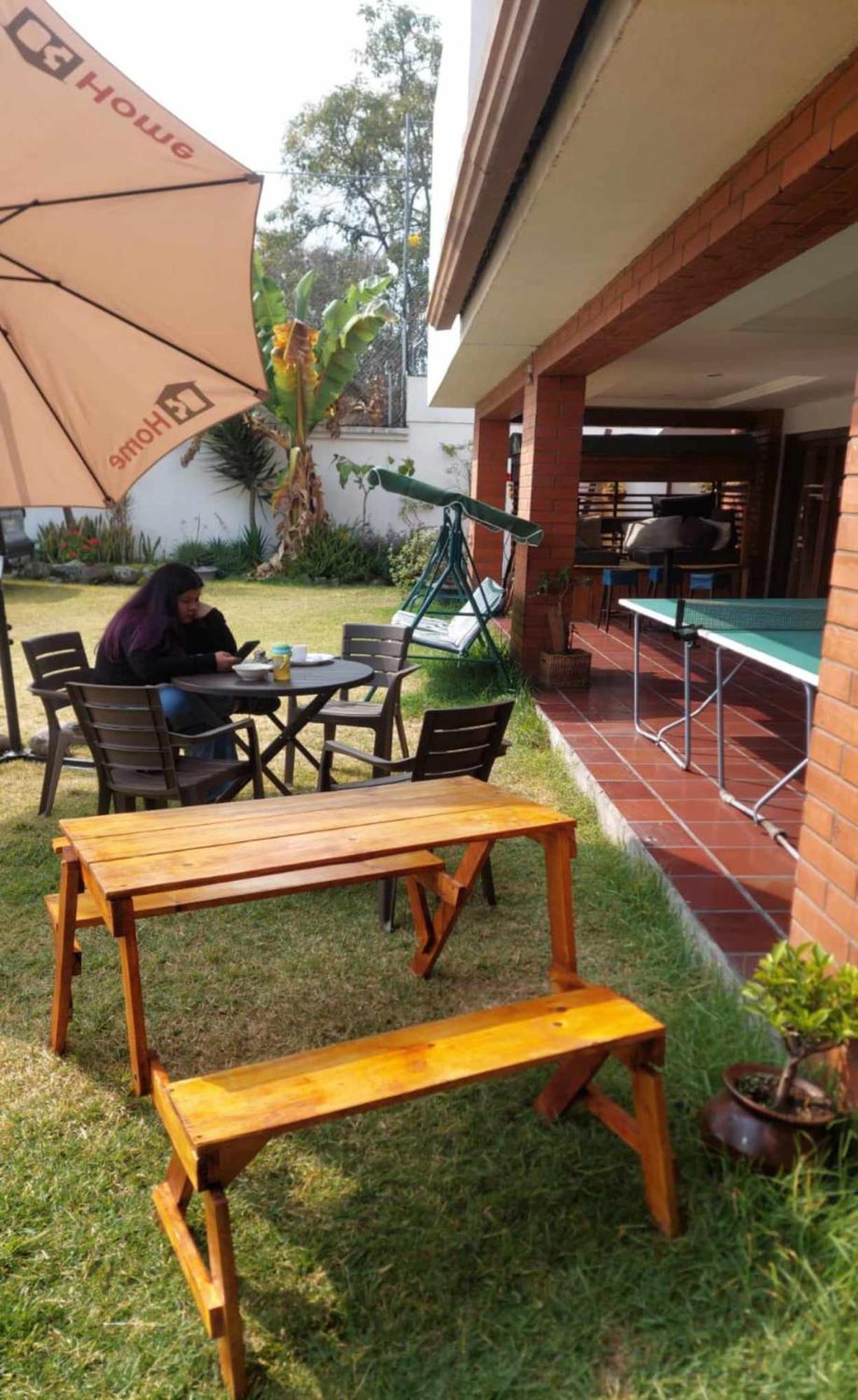 Hostal Mochiliers Bed And Breakfast Cuenca Exterior foto